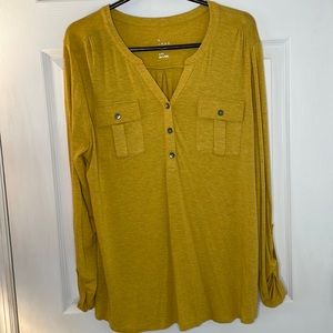 Yellow quarter sleeve